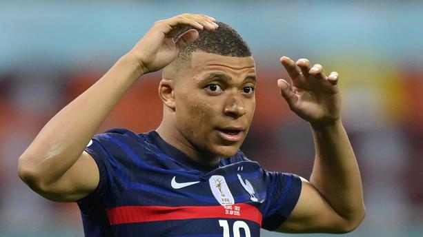 FOOTBALL EURO 20020: Kylian Mbappé se fait démolir après France Suisse